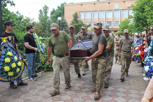 В Одесской области попрощались с погибшим защитником Василием Пелеваном фото 5