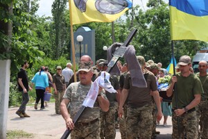 В Одесской области попрощались с погибшим защитником Василием Пелеваном фото 15