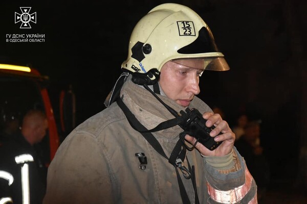 Страшный пожар: на Героев обороны Одессы горела квартира фото