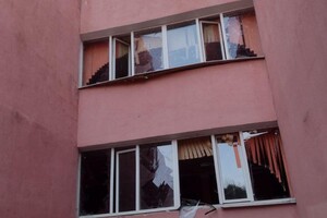 От ночной атаки дронов в Одессе пострадали несколько школ и детских садов фото 2