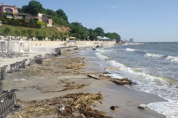 На кількох пляжах Одеси та Одеської області знизилася солоність води у Чорному морі фото 2