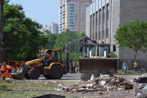 Прокуратура начала расследование ночной атаки Одессы: последствия фото 18