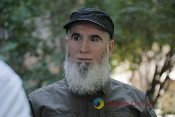 На Фонтані відкрили меморіальну дошку чеченському поетові та співаку Імаму Алімсултанову фото 1