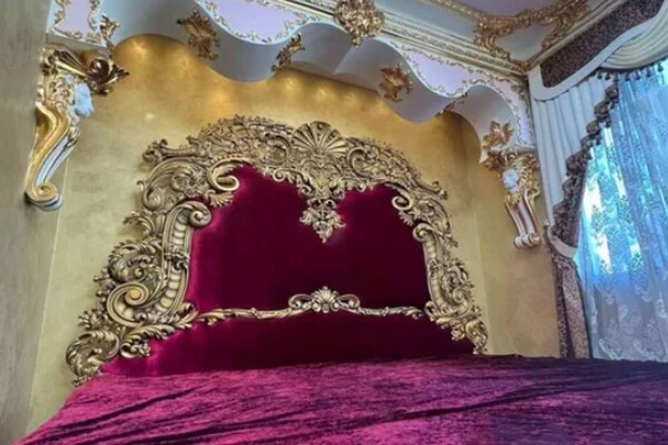 У золоті та з броньованими вікнами: в Одесі продають пентхаус за 1,4 мільйона доларів фото 3