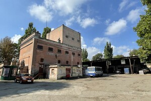 В Одессе продают бывший ликеро-водочный завод фото