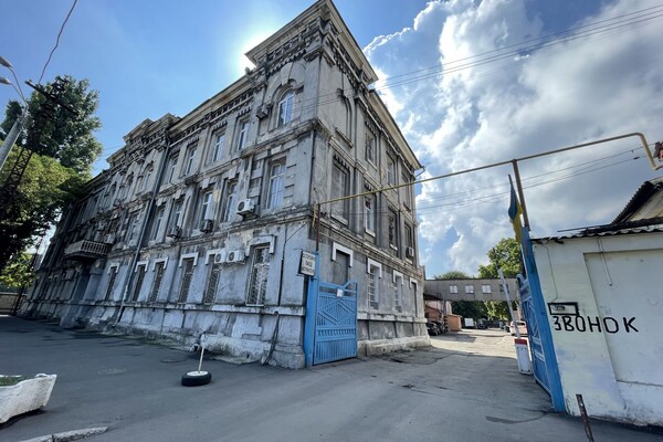 В Одесі продають колишній лікеро-горілчаний завод фото 2