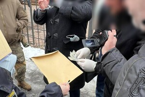 В Одесі працівник суду &quot;зливав&quot; інформацію за гроші фото