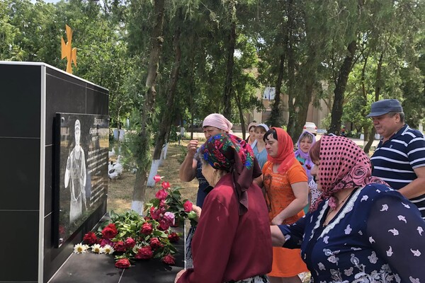 На Одещині освятили меморіальну дошку на честь загиблого воїна фото 3