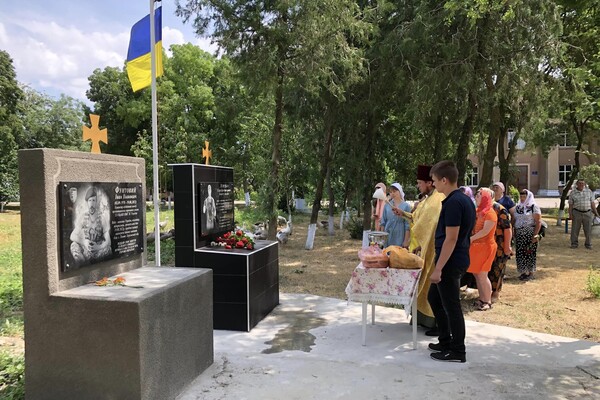 На Одещині освятили меморіальну дошку на честь загиблого воїна фото 4