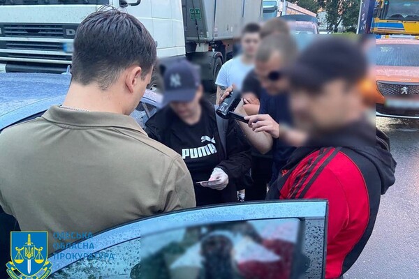 В Одесской области уклонистов за 4000 долларов везли к границе в прицепе грузовика фото 1