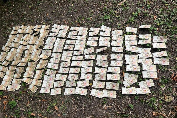 Одессит сговорился с должностными лицами ТЦК и "отмазывал" мужчин за 8000 долларов фото 2