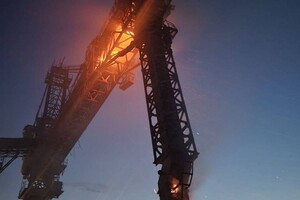 Огромные воронки и сотни разбитых окон: в ГСЧС показали последствия атаки по Одесской области фото 4