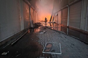 Огромные воронки и сотни разбитых окон: в ГСЧС показали последствия атаки по Одесской области фото 10