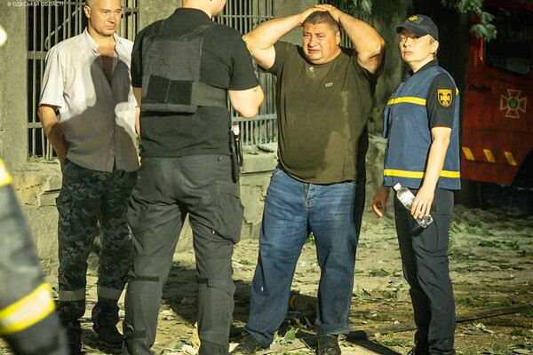 Подробности атаки по админзданию в Одессе: под завалами нашли погибшего мужчину фото 18