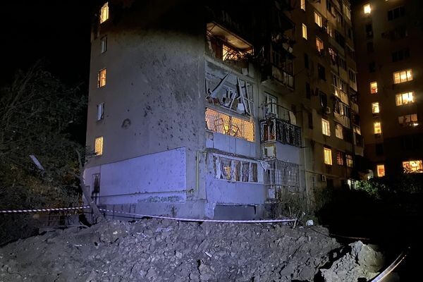 Разрушены собор и жилые дома, есть погибший и раненые: подробности ночной атаки на Одессу фото
