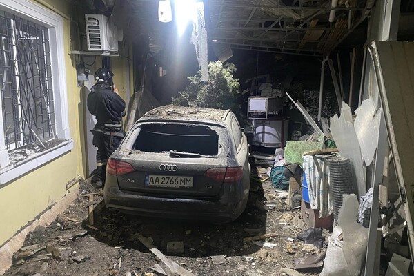 Разрушены собор и жилые дома, есть погибший и раненые: подробности ночной атаки на Одессу фото 17