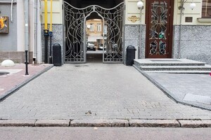 Стало приятно ходить: в переулке Чайковского установили антипарковочные столбики фото 3