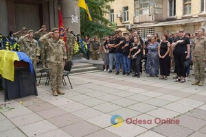 В Одессе простились с двумя бойцами 126 бригады ТРО фото 18