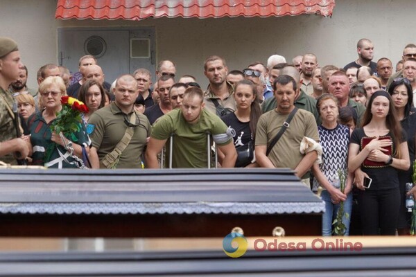 В Одессе простились с двумя бойцами 126 бригады ТРО фото 22