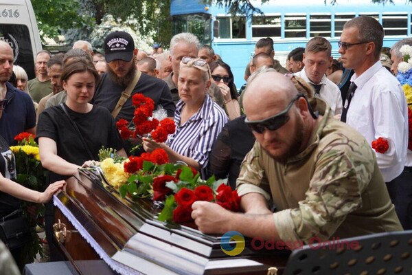 В Одесі попрощалися із двома бійцями 126 бригади ТРО фото 26
