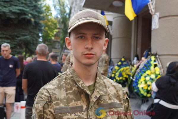 В Одессе простились с двумя бойцами 126 бригады ТРО фото 28
