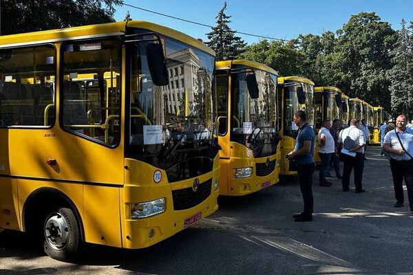 Одеська область отримала другу партію нових автобусів фото 2