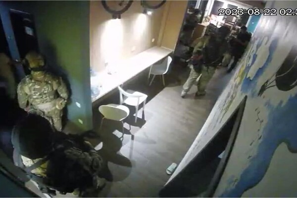 Ночью в центре для беженцев в Одессе полицейские устроили &quot;налет&quot; фото 1