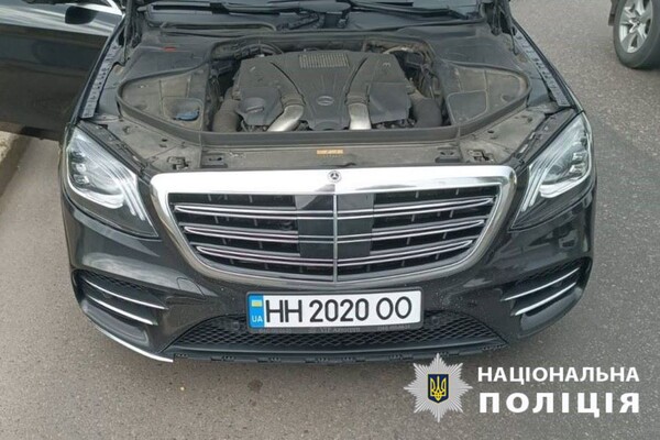 Имитировали ДТП и обманывали автомобилистов: в Одессе разоблачили мошенников фото