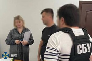 СБУ затримала нечистих на руку робітницю податкової та митника в Одесі фото 1