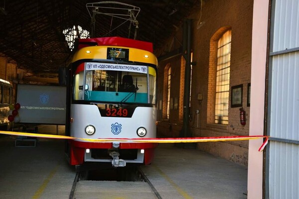В Одессе выпустили первый трамвай с системой кондиционирования салона фото 5