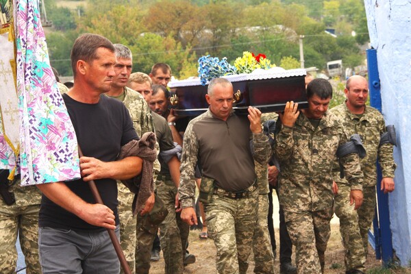 Погиб на Бахмутском направлении: в Одесской области простились с 24-летним военным фото 1