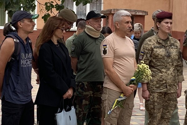 В Одесі відкрили меморальну дошку захиснику Ігореві Дубініну фото 2