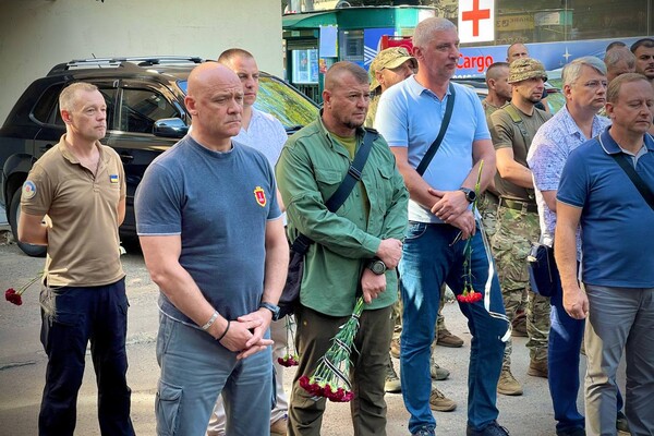В Одессе простились с погибшим сотрудником Муниципальной варты фото 3