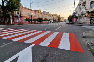 На Тираспольской площади установили новые знаки дорожного движения и нанесли разметку фото 6