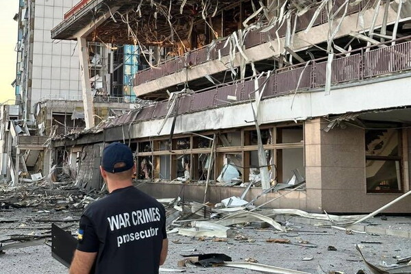 Зруйновані морвокзал та готель: прокуратура розпочала розслідування нічного обстрілу Одеси фото 4