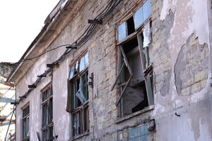 Від російської атаки в Одесі постраждали підприємство та виставкова зала фото 3