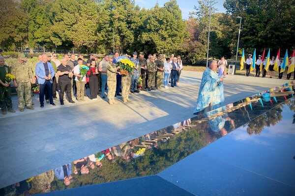 У День захисників та захисниць України в Одесі вшанували пам'ять загиблих Героїв фото 6