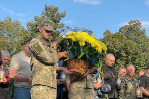 У День захисників та захисниць України в Одесі вшанували пам'ять загиблих Героїв фото 14