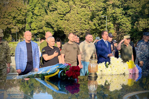 У День захисників та захисниць України в Одесі вшанували пам'ять загиблих Героїв фото 21