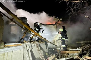 Рятувальники та прокуратура показали наслідки ворожої атаки на Одещині фото 4
