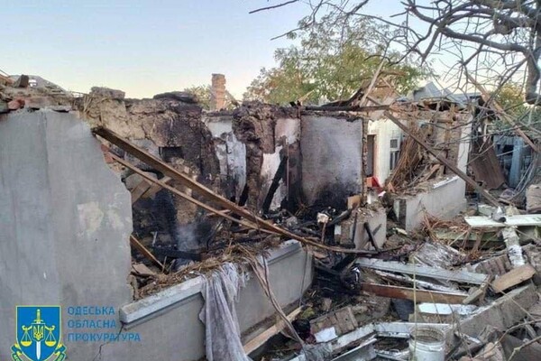Рятувальники та прокуратура показали наслідки ворожої атаки на Одещині фото 11