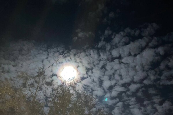 В небе над Одессой наблюдали последнее затмение в этом году фото 2