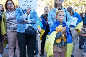 Одесситы снова вышли на протест против неуместных во время войны тендеров фото 22
