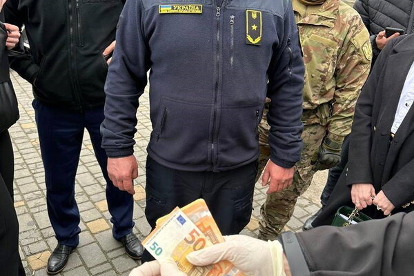 В Одессе таможенник попался на коррупции  фото 1