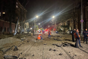 Є поранені, пошкоджено інфраструктуру: подробиці нічного обстрілу Одеси (оновлено) фото 25