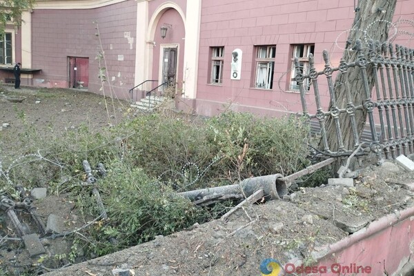 Как выглядит одесский худмузей после атаки рашистов (фото, видео) фото 29