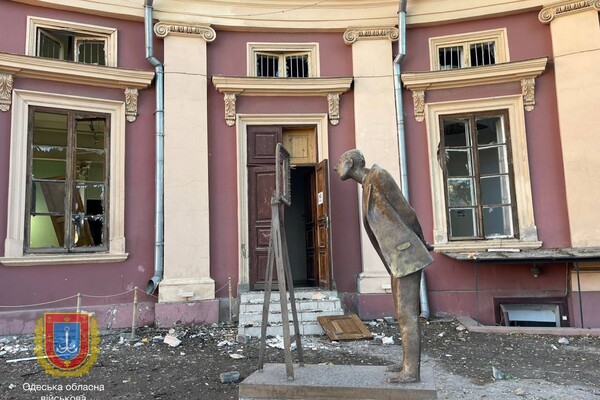 Как выглядит одесский худмузей после атаки рашистов (фото, видео) фото 39