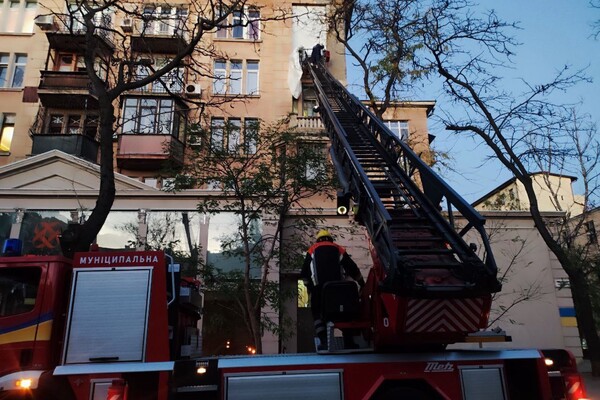 Після обстрілу: як приводять до ладу вулицю Софіївську фото 12