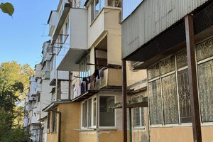 Искусство или рагулизм: как выглядят балконы на одесских Черемушках фото 2
