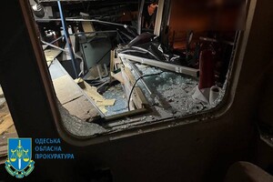 Четыре раненых и погибший: прокуратура расследует ракетный удар по порту Одесской области фото 1